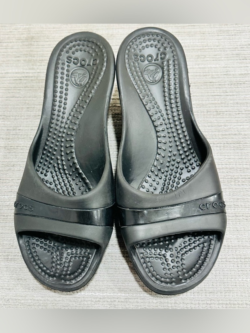Crocs Sassari Women's Size 9 Wedge Heels Pumps Sandals Black Open Toe Slip Ons
